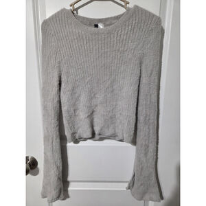 H&M Divided Light Gray Crop Top Sweater Long Sleeve Women's Size M super Soft